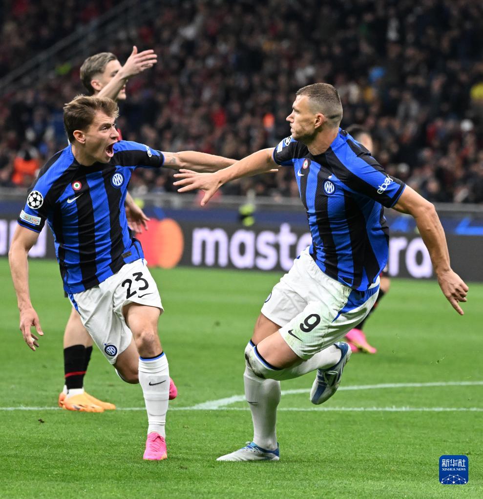 拜仁连续20场德甲进球超过2球，追平13／14赛季瓜帅的纪录（拜仁德甲连续20场单场进球超2球，追平13／14赛季瓜帅纪录）