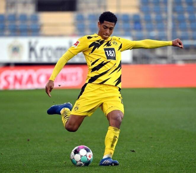 队报：大巴黎上诉成功，卢卡斯肘击染红禁赛减至两场（队报：巴黎申诉得手，卢卡斯肘击红牌停赛降至两场）