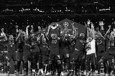 意甲半场：劳塔罗破门，莫拉塔伤退，国米1-0科莫（意甲半场战报：劳塔罗建功，莫拉塔伤退，国米暂1-0领先科莫）