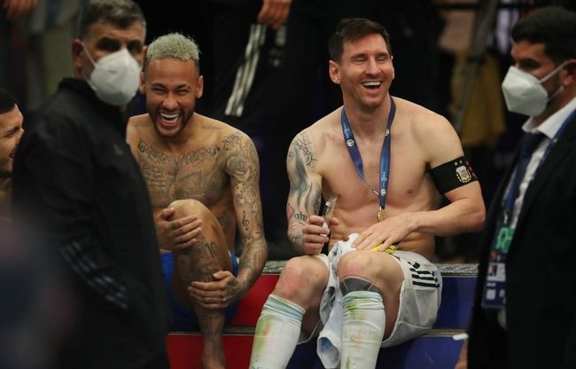 皇马官方：马斯坦托诺参加部分训练，阿拉巴在室内单独训练（皇马官方更新：马斯坦托诺参与部分合练，阿拉巴室内独训）