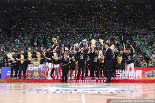 东体：申花像会学习却不会考试的优等生，背负过重的心理负担（东体：申花如学霸却考场失常，心理包袱过重）