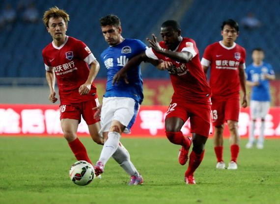 六边形战士！广东小外援奎恩19中11得到29分6篮板7助攻5抢断（攻防一体的广东小外援奎恩：19投11中砍下29分6篮板7助攻5抢断）