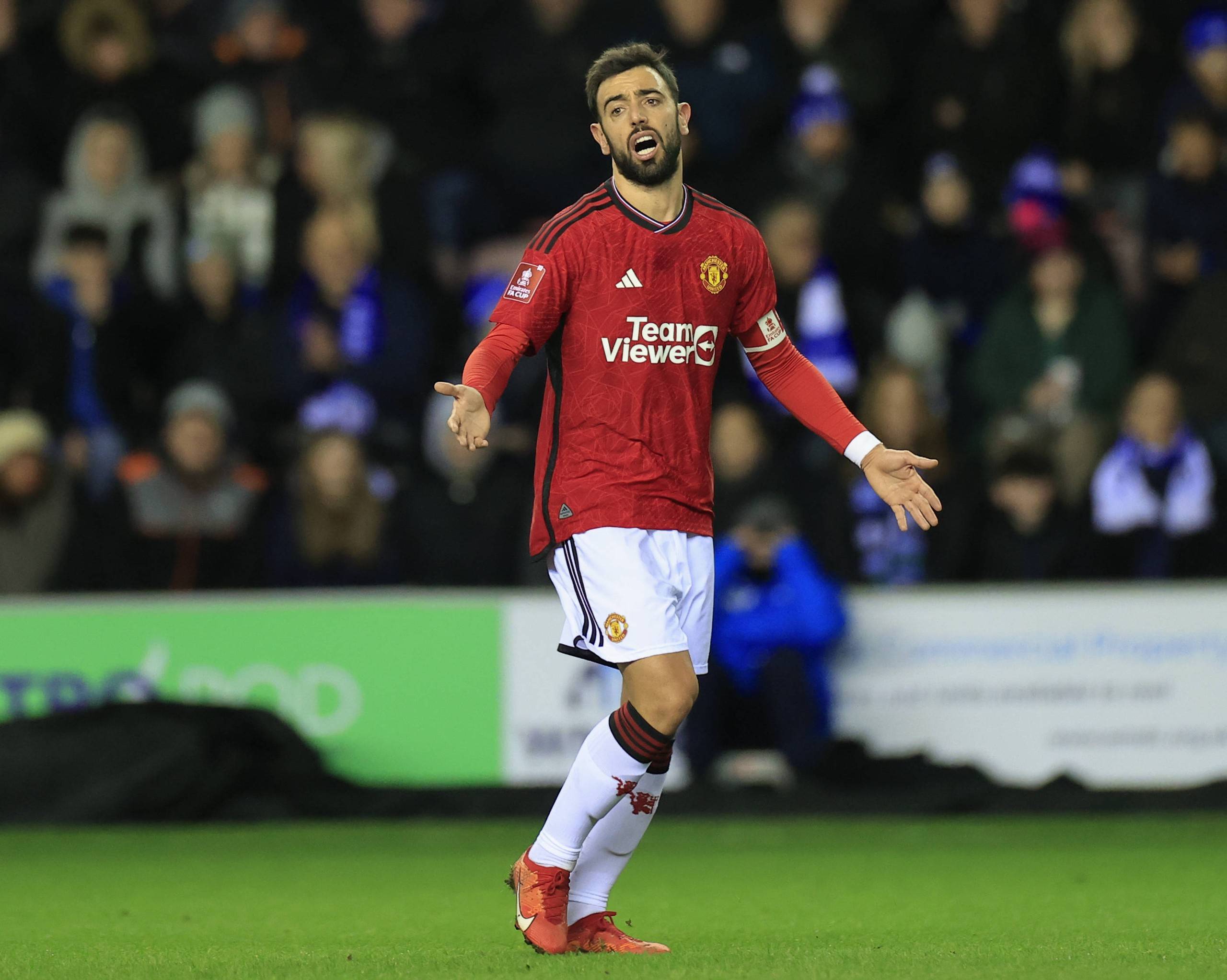 0-2不敌博洛尼亚，那不勒斯已经连续三场比赛被零封（0-2负于博洛尼亚，那不勒斯已连续三战零进球）