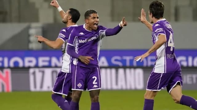 作为个体，每个人都是不同的。我喜欢吃粤菜，你喜欢...（各有所爱：我偏爱粤菜，你钟情于……）